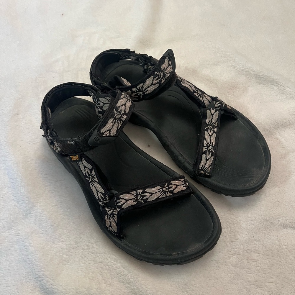 Teva Black and Gray Patterned Sandals